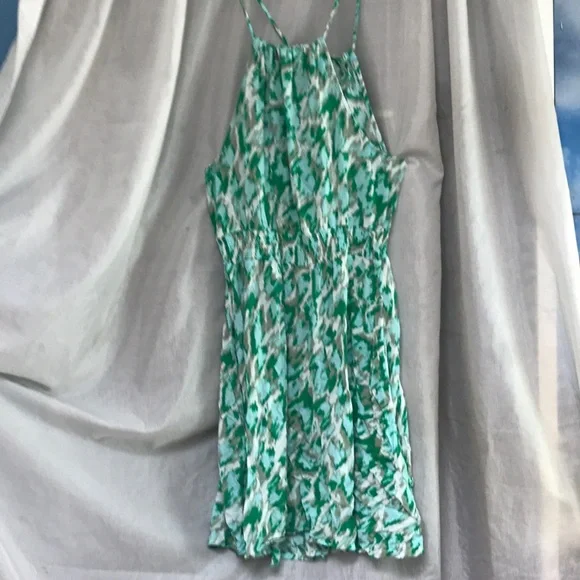green emerald velvet dress VERO MODA Green Bubble Hem Dress main image 1